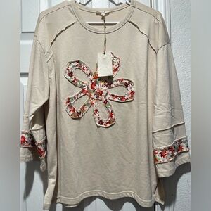 Floral Appliqué Beige Top Easel